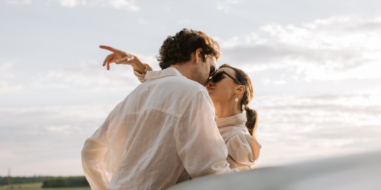 The Parisian Guide to Pleasure: Unlocking the Art of French Love and La Séduction